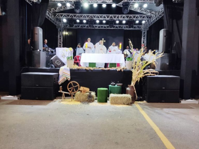 PADRE JOEL GOMES ABRE A EXPO CATALÃO 2023 COM MENSAGEM INSPIRADORA AOS AGROPECUARISTAS