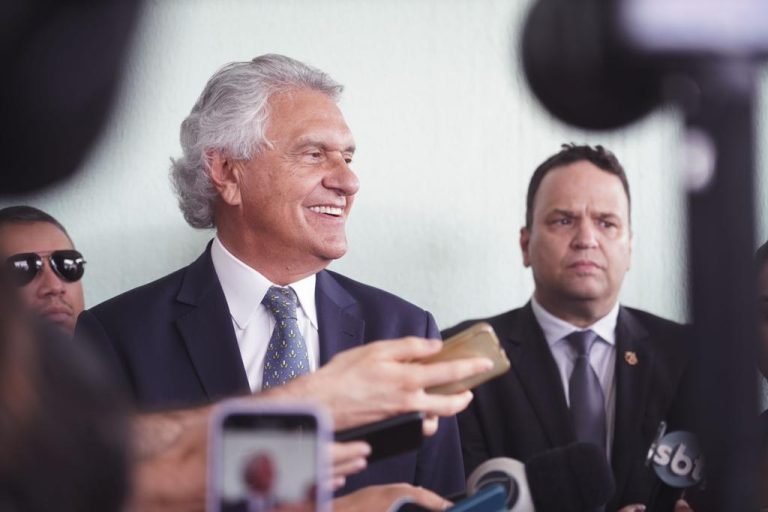 GOIÁS COMEMORA QUEDA DRÁSTICA NA CRIMINALIDADE EM 2023: LATROCÍNIO E ROUBO DE CARGAS REDUZIDAS EM 80% E 63% RESPECTIVAMENTE