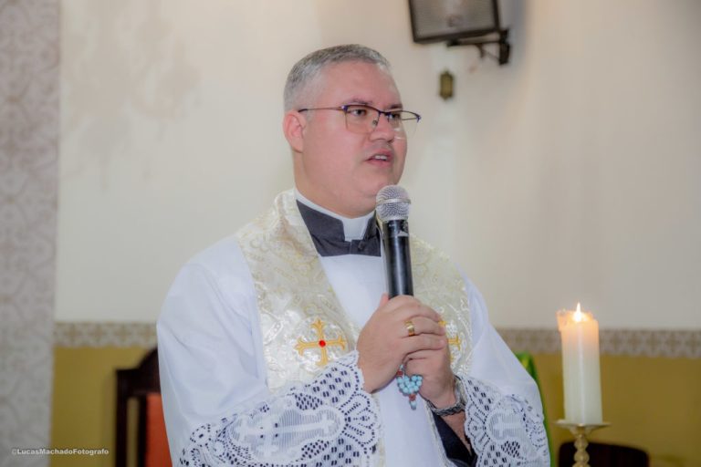 BENÇÕES AO AGRONEGÓCIO: PADRE JOEL VAI CELEBRAR MISSA NA ABERTURA DA PECUÁRIA DE CATALÃO