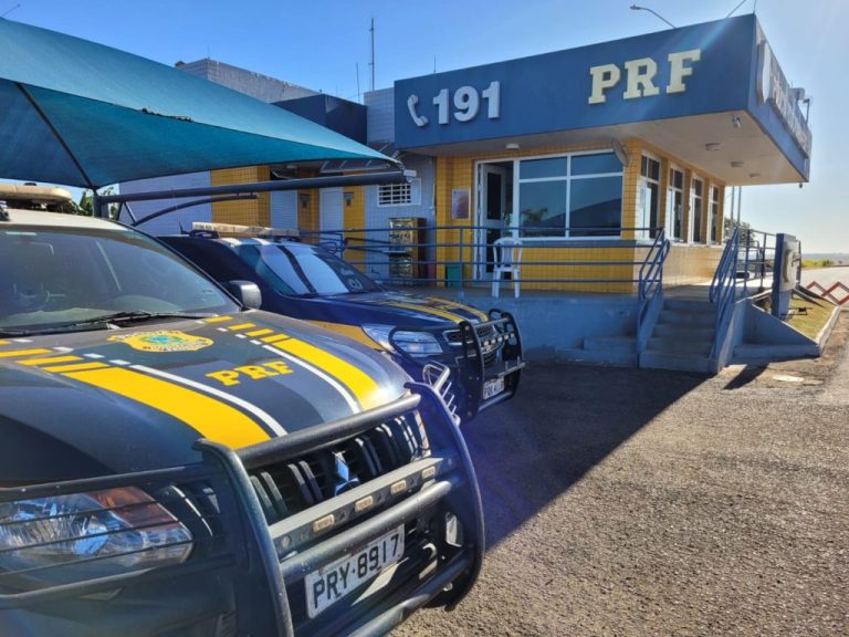 MULHER ACUSADA DE FURTO E ESTELIONATO É PRESA EM CATALÃO PELA PRF