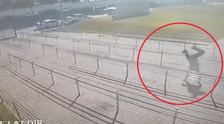 HOMEM DE 49 ANOS COMEMORA DIVÓRCIO COM ENTUSIASMO CONTAGIANTE, VIRALIZA NAS REDES SOCIAIS