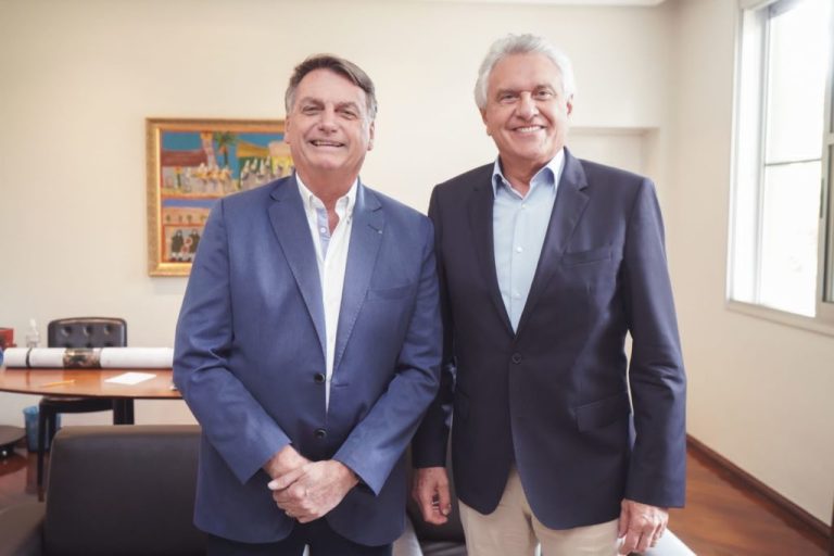 BOLSONARO ELOGIA GESTÃO DE CAIADO E INVESTIMENTOS EM ESCOLAS MILITARES DURANTE VISITA A GOIÁS