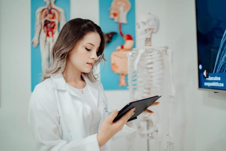 FACULDADE CATÓLICA DE ANÁPOLIS ESTABELECE CONVÊNIO COM UNIVERSIDADES DE MEDICINA NA BOLÍVIA E PARAGUAI