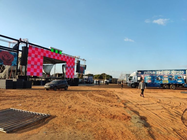 ESTRUTURA IMPRESSIONANTE: SHOWS DE JORGE E MATEUS E GEORGE HENRIQUE E RODRIGO ABREM A EXPO CATALÃO