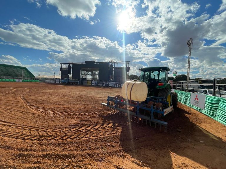 ABERTURA OFICIAL DO RODEIO PBR BRASIL NA EXPO CATALÃO 2023 PROMETE EMOÇÃO E PREMIAÇÕES