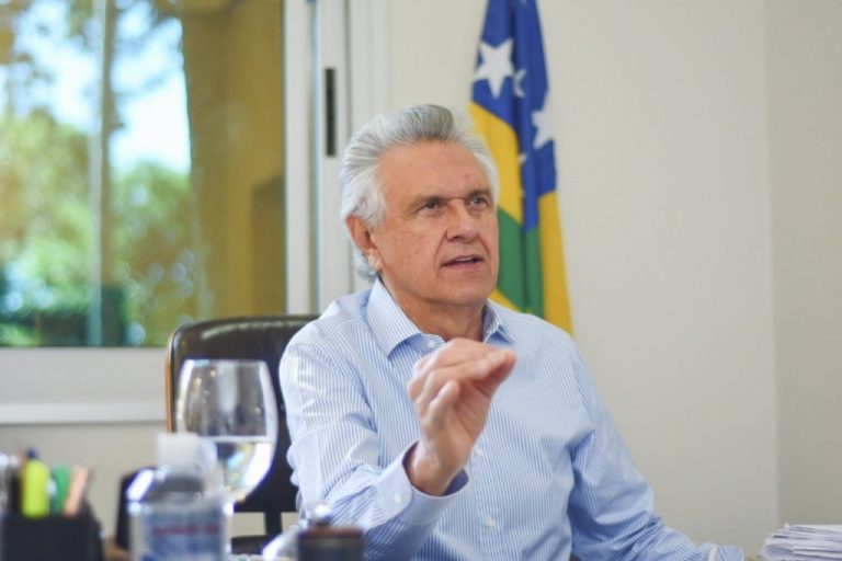 INVASÃO DE FAZENDA PELO MST É ALVO DE CRÍTICAS DO GOVERNADOR RONALDO CAIADO