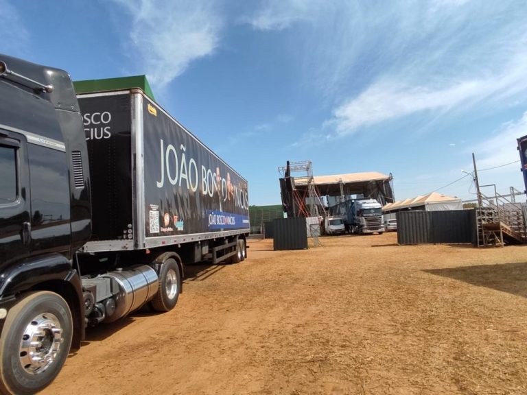 DUPLAS HUGO E GUILHERME E JOÃO BOSCO E VINÍCIUS ENCERRAM A EXPO CATALÃO 2023