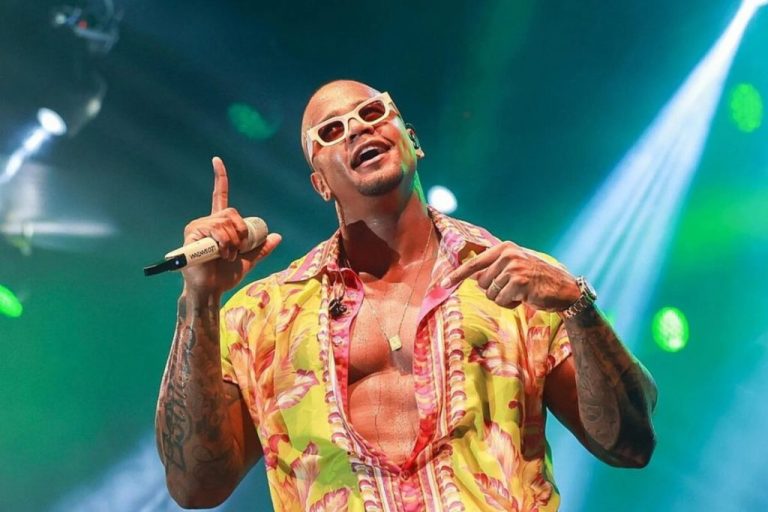LÉO SANTANA É A ATRAÇÃO PRINCIPAL CONFIRMADA PARA O BLOCO DA GRAVATA, MAIOR CARNAVAL FORA DE ÉPOCA QUE GOIÁS JÁ VIU