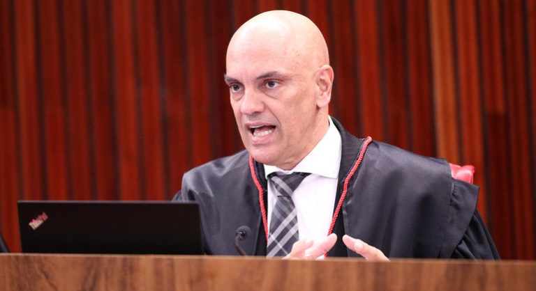 ALEXANDRE DE MORAES VOTA A FAVOR DA DESCRIMINALIZAÇÃO DO PORTE DE MACONHA PARA CONSUMO PESSOAL