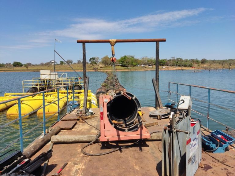 CATALÃO LIDA COM ESCASSEZ DE ÁGUA PELO SEGUNDO DIA CONSECUTIVO: REPAROS ESTÃO SENDO FEITOS E PREVISÃO É QUE BOMBEAMENTO SEJA LIGADO AINDA HOJE