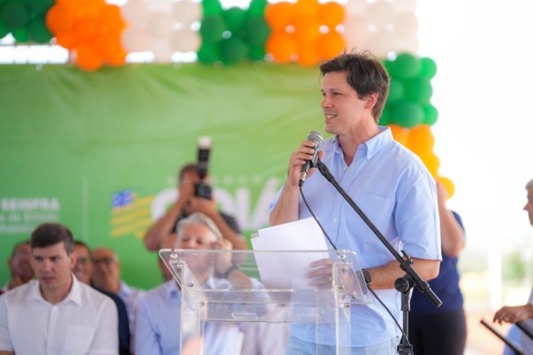 VICE-GOVERNADOR ELOGIA LEGADO DE IRIS REZENDE EM INAUGURAÇÃO DE CASAS EM CRISTIANÓPOLIS