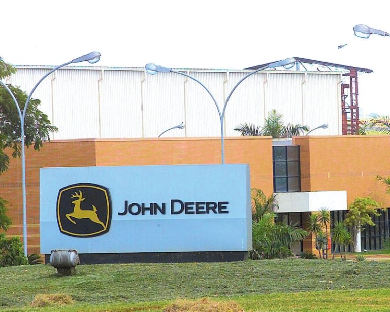 CATALÃO GOIÁS: JOHN DEERE DEMITE FUNCIONÁRIOS EM MEIO A RESTRIÇÕES ECONÔMICAS