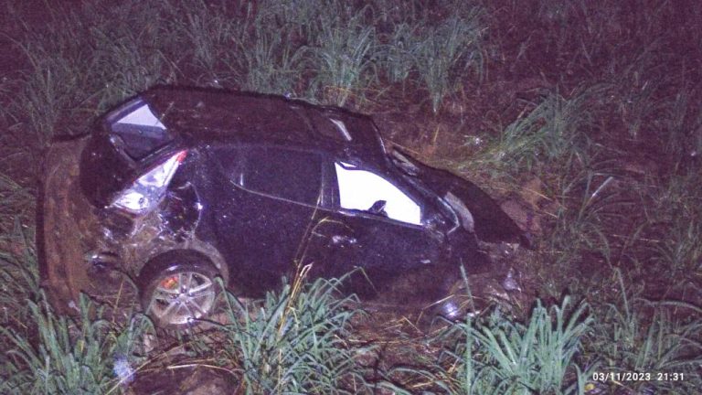 ACIDENTE NA GO-210: BOMBEIROS RESGATAM VÍTIMA APÓS SAÍDA DE PISTA PRÓXIMO A GOIANDIRA