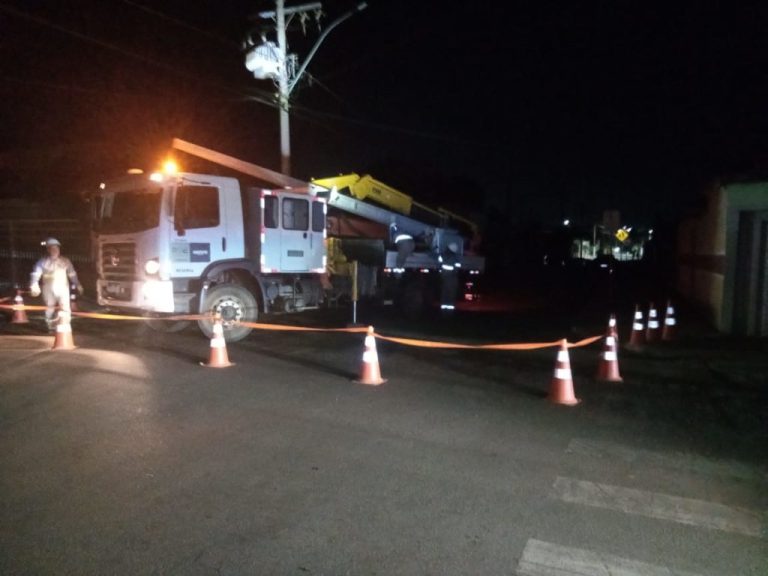 TRANSFORMADOR QUEIMADO ESTAVA PROVOCANDO QUEDAS DE ENERGIA NO BAIRRO CASTELO E ADJACÊNCIAS; REPARO SERÁ CONCLUÍDO AINDA NESTA SEXTA-FEIRA, AFIRMA EQUATORIAL