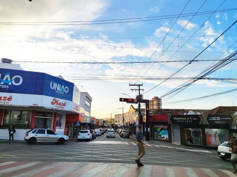 COMÉRCIO DE CATALÃO: SINDICOM REFORÇA NECESSIDADE DE ACORDO COLETIVO PARA HORÁRIO ESPECIAL DE NATAL QUE COMEÇA NO DIA 12 DE DEZEMBRO