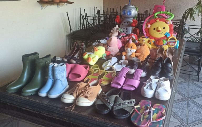 DIA DE COMPRAS COM PROPÓSITO: BAZAR NA CASA DE MARIA BENEFICIA PROJETO DE EVANGELIZAÇÃO INFANTIL
