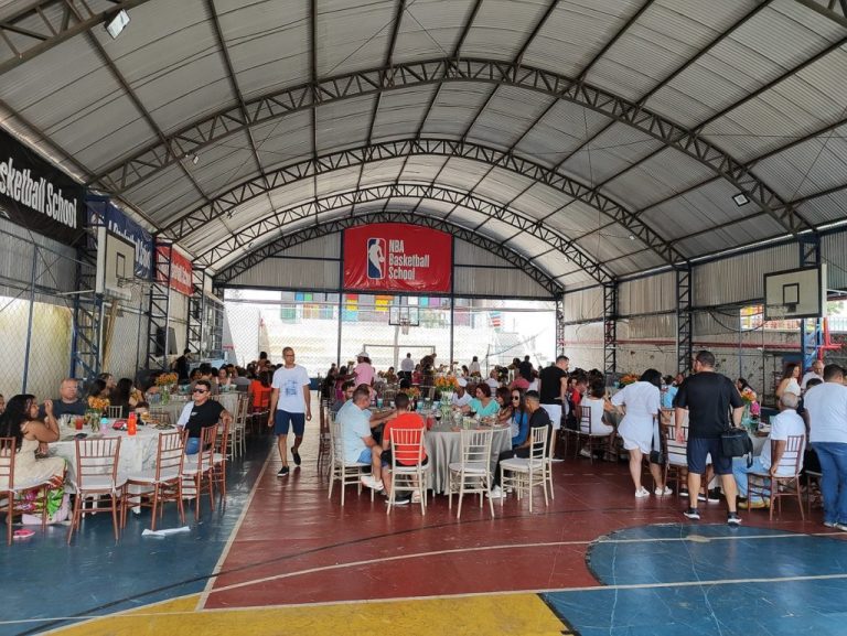 FESTA DE CONFRATERNIZAÇÃO: UNI JÚNIOR E COLÉGIO UNIVERSITÁRIO REÚNEM COLABORADORES E FAMILIARES