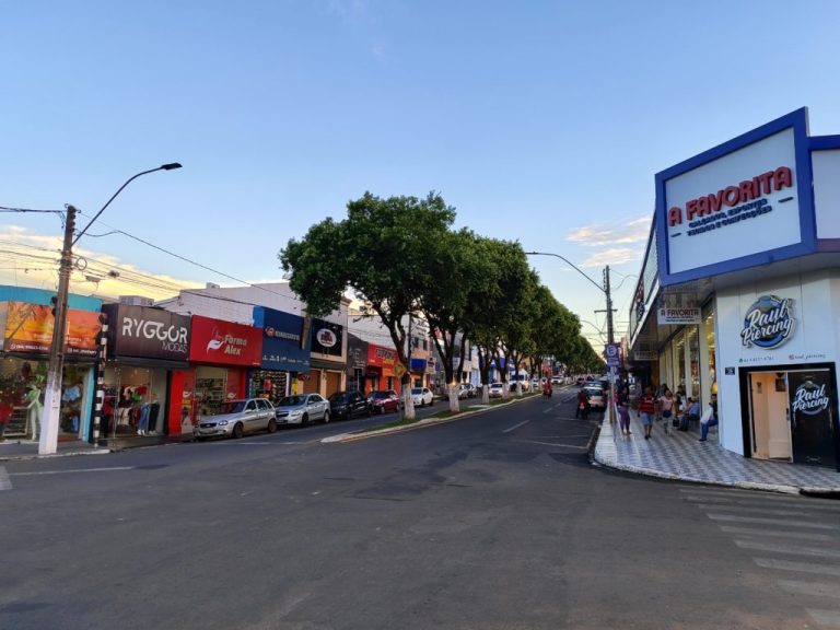 SAIBA DOS HORÁRIOS DE FUNCIONAMENTO DO COMÉRCIO DE CATALÃO NA SEMANA DO NATAL; SINDCOM PEDE CUMPRIMENTO DO ACORDO COLETIVO