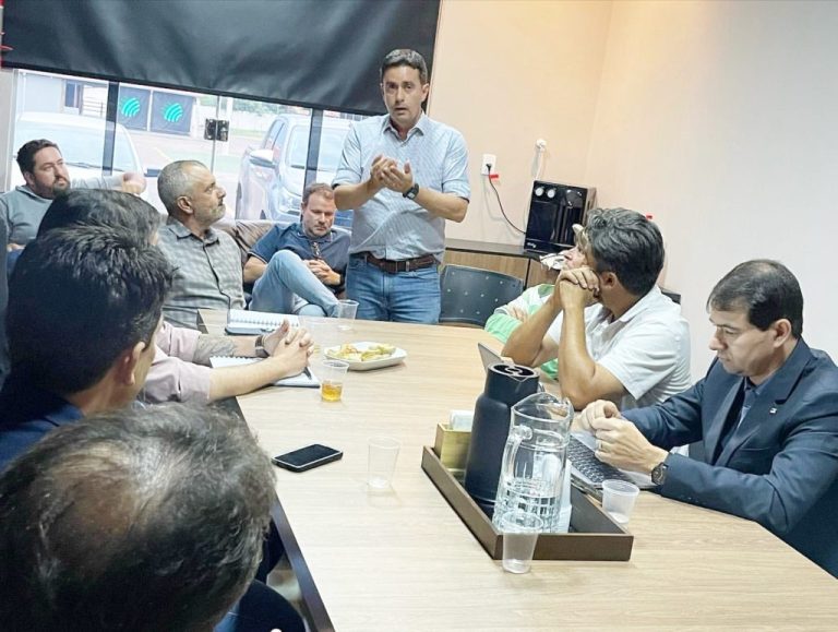 SINDICATO RURAL DE CATALÃO LIDERA AÇÃO DE LIMPEZA PRÓXIMA A LINHAS DE TRANSMISSÃO DE ENERGIA NA ZONA RURAL DO MUNICÍPIO