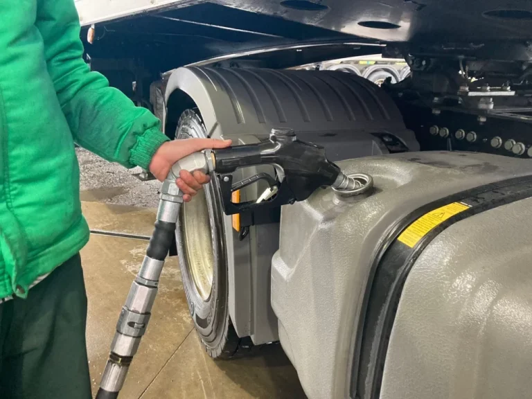 PETROBRAS ANUNCIA REDUÇÃO DE R$ 0,30 NO PREÇO DO DIESEL A PARTIR DESTA QUARTA-FEIRA (27/12)