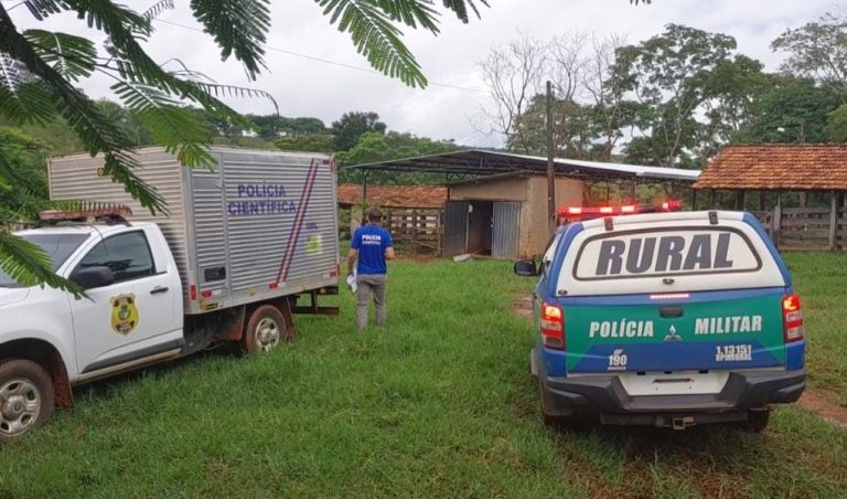 Em Catalão, caseiro de fazenda é morto com facada no peito, dada pela própria esposa, ao ser agredida com o filho de 1 ano no colo