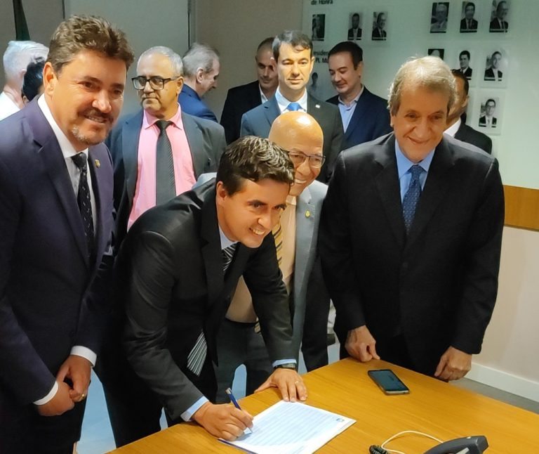 Com a intenção de disputar a Prefeitura de Catalão, Renato Ribeiro se filia ao PL