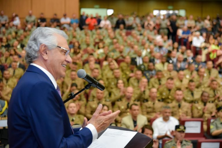Ronaldo Caiado reforça segurança em Goiás com nomeação de 800 novos policiais