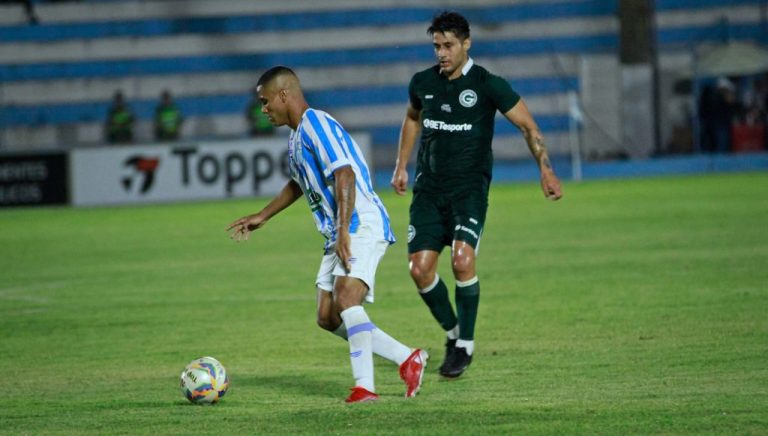 CRAC de Catalão amarga mais uma derrota no Goianão 2024 ao receber duas bicadas do Periquito da Serrinha em pleno Genervino da Fonseca