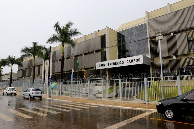 Dr. Luiz Antônio Afonso Júnior assina edital de doações em Catalão: entidades devem se cadastrar