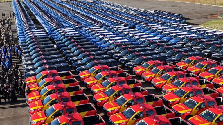 Governador Caiado reforça segurança pública em Goiás com a entrega de 3.061 novas viaturas