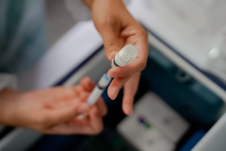 Goiás amplia imunização contra a dengue para pessoas de 4 a 59 anos