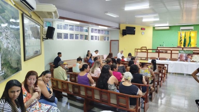 Secretaria de Desenvolvimento Social e a Prefeitura de Goiandira entregaram cartões do Programa Mães de Goiás