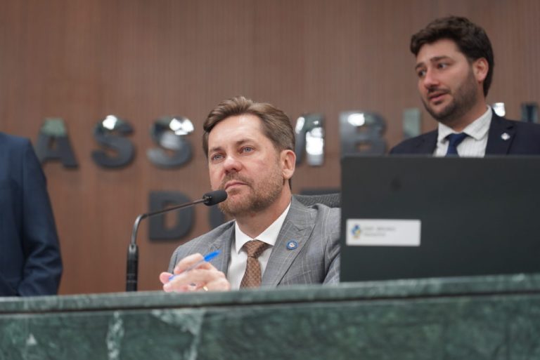 Bruno Peixoto dobra número de diretorias e amplia secretarias na Assembleia Legislativa de Goiás