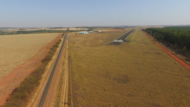 Iluminação da pista do aeroporto de Catalão falha e aeronave com bebê retorna a Itumbiara
