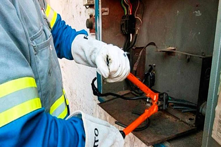 Justiça proíbe Equatorial Goiás de cortar energia por débito contestado