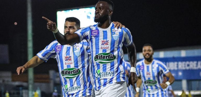 Jefferson Victor marca e CRAC de Catalão quebra jejum de vitórias