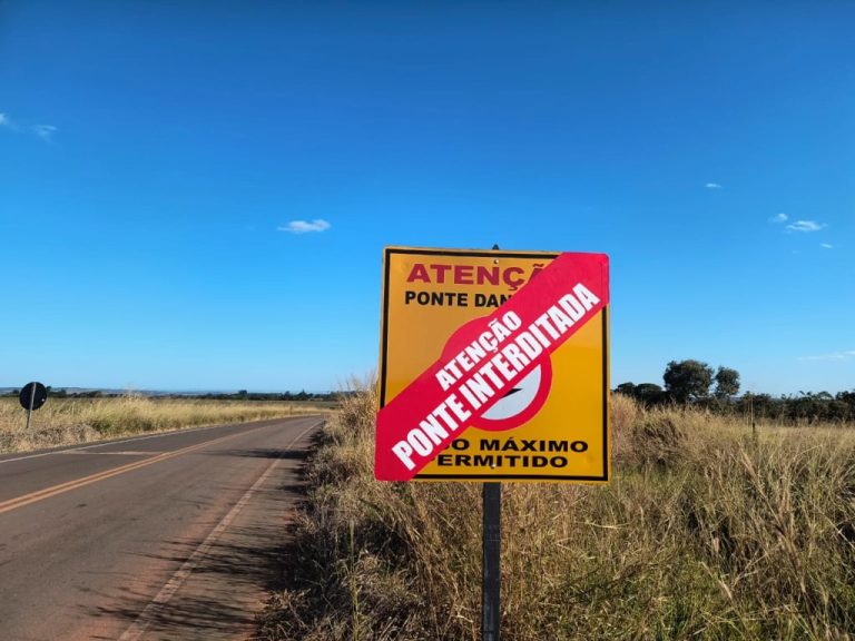 Ponte velha da comunidade rural da Mumbuca: entre Catalão e Três Ranchos está completamente interditada