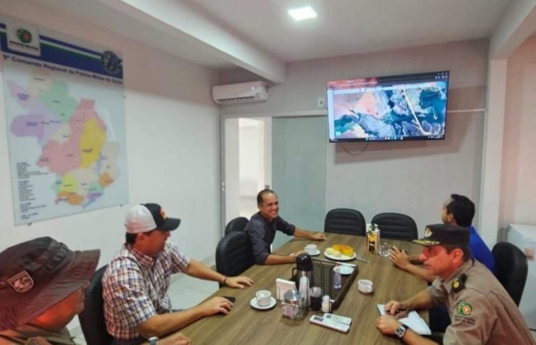 Reunião entre o presidente do Sindicato Rural de Catalão, Ricardo Pires, e a Polícia Militar discute segurança na zona rural