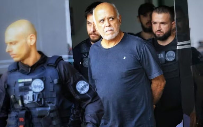 Condenado pelo assassinato de Valério Luiz, Maurício Sampaio se entregou nesta quinta-feira (20/06)