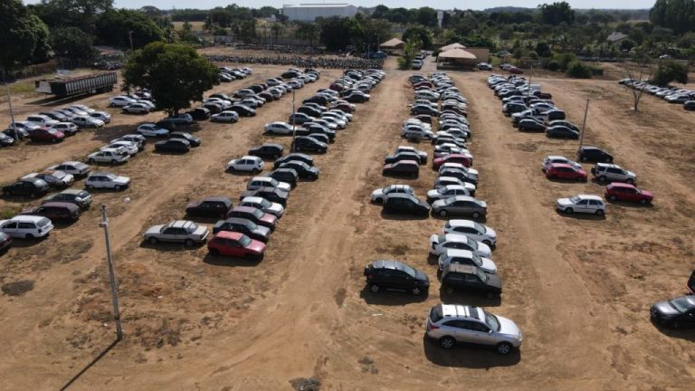 Detran de Goiás vai leiloar mais de mil veículos: saiba como participar sem cair em golpes