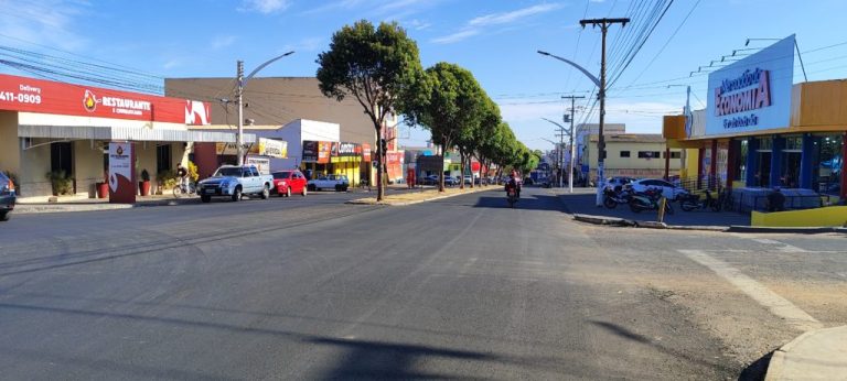 Secretário de Infraestrutura, Luiz Severo, informa sobre o cronograma de obras de recuperação asfáltica e sinalização das ruas e avenidas