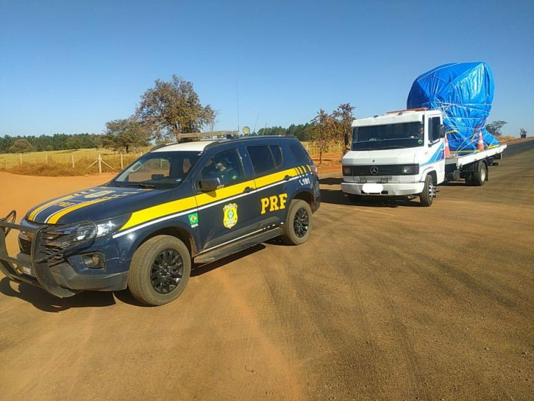 Fiscalização da PRF em Catalão resulta na apreensão de veículos adulterados