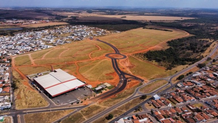 5ª avenida do loteamento Reserva Catalunha ficará pronta paro aniversário de Catalão