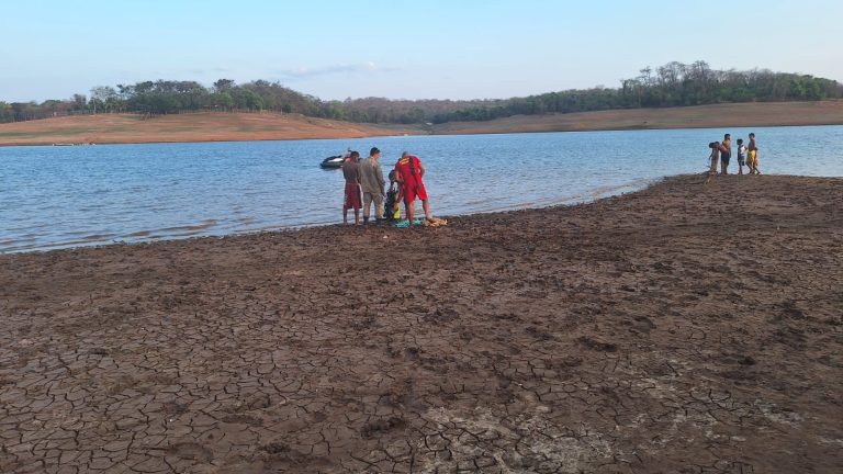 Bombeiros de Caldas Novas iniciam busca por homem vítima de afogamento, no Lago Corumbá