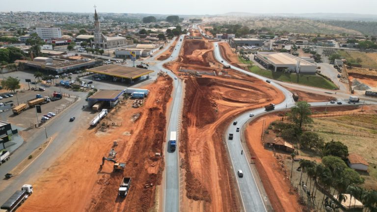 Obras da BR-050 em Catalão completam um ano; primeiros quilômetros duplicados serão entregues em novembro