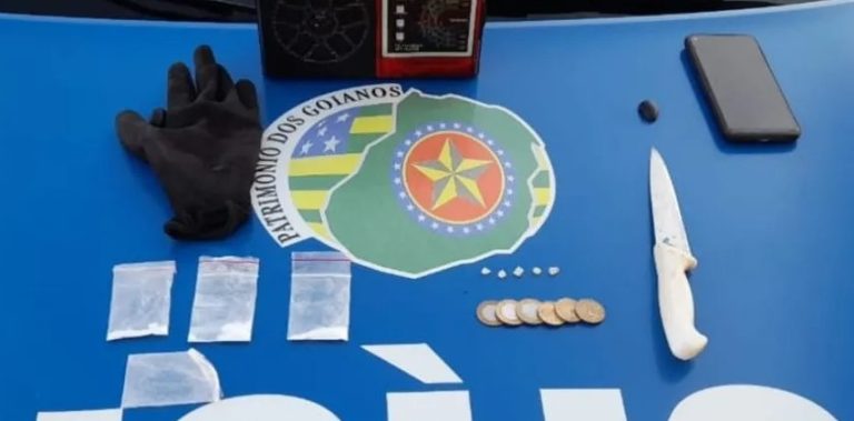 Polícia Militar realiza prisão de um homem suspeito de tráfico de drogas, em Santo Antônio do Rio Verde