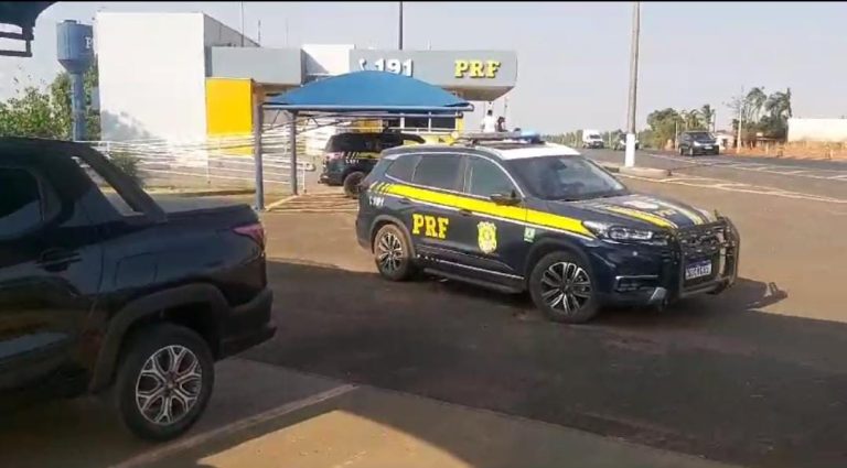 PRF recupera veículo clonado na BR-050, em Catalão