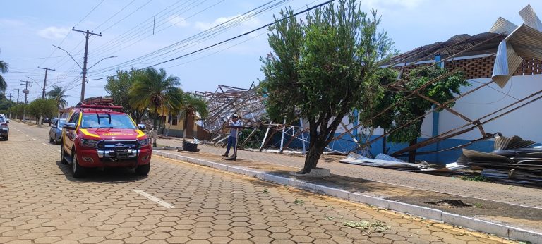 Prefeitura e população de Três Ranchos se mobilizam após vendaval: Blog do Badiinho acompanha de perto