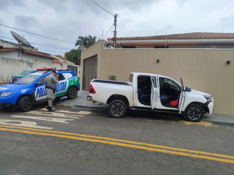 Perseguição pelas ruas de Catalão termina com colisão e cerco policial na mata do Pasto do Pedrinho