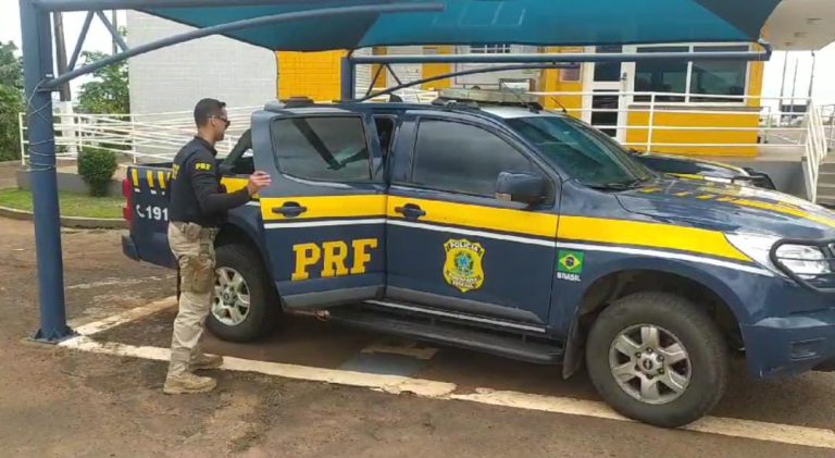 Motorista profissional é preso durante fiscalização da PRF, na BR-050, em Catalão, por mandado de prisão em aberto